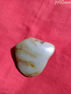 新疆和田玉籽料,沙枣青