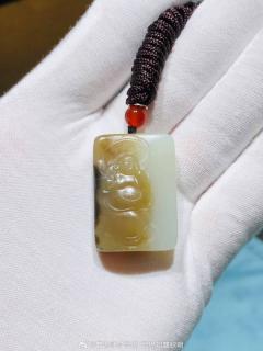 和田玉弥勒佛牌,新疆且末料