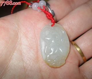 超精美和田白玉籽料小羊