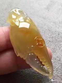 和田玉的油性大家应该都听说过,那么翡翠是否有油性这一说呢?