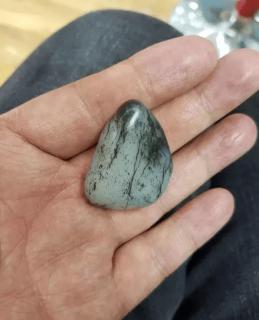 知道和田玉洒金皮!还有"洒黑皮"你见过吗?