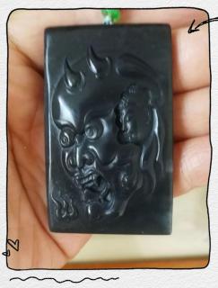和田玉黑色种类的奥秘:墨玉,黑青与黑碧的独特魅力