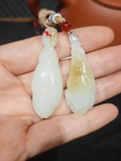 和田玉糖白玉玉兰花,玉质干净无暇,手推出油,玉兰花象征着忠贞不渝的