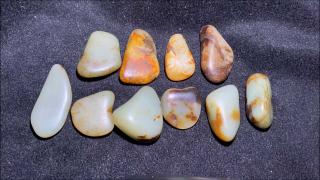 和田玉籽料原石分享
