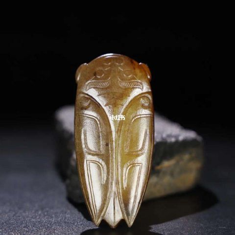 和田玉玉蝉,玉质细腻油润,包浆老道,雕工精湛流畅,视觉饱满,细节如图
