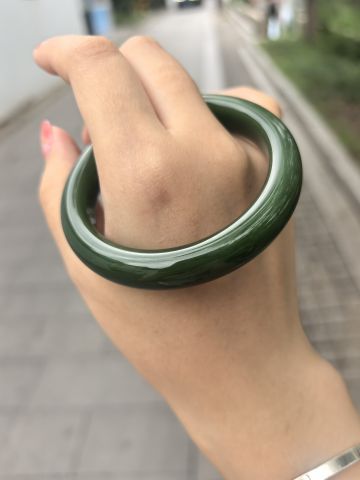 和田玉避坑指南!这样买最省钱(附真心话) 想买和田玉不花冤枉钱?我掏
