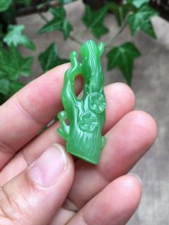 和田玉碧玉吊坠这样戴,气质翻倍✨