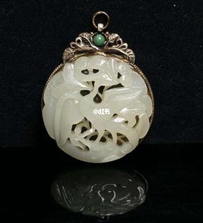 精品和田玉纯银镶嵌,独占鳌头,雕刻精美,玉质水润,包浆醇厚,长67mm宽5