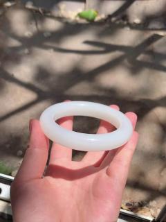 羊脂白玉的"油性"是什么?和田玉收藏级手镯的触感秘密✨