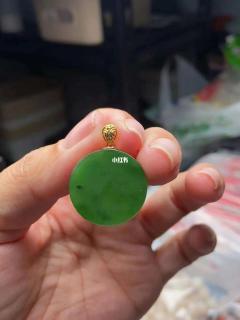 和田玉碧玉无事牌金镶吊坠