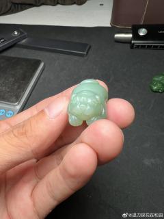 粉青趴趴虎吊坠