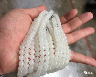 盈盈一颈间,精妙世无双,和田玉项链你知道怎么戴吗?