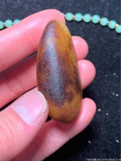 精品和田玉原石挂件