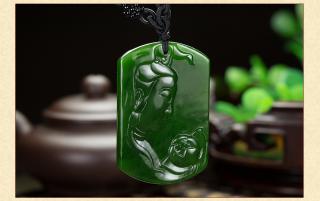 这种神似翡翠的"和田玉"你买到就是赚到!