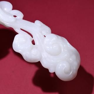 臻品旧藏,和田玉白玉如意小摆件@包浆厚重,沁色入骨,工艺精湛,刀法犀
