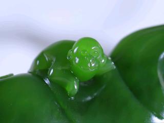 和田玉碧玉手把件马上封侯,玉质温润细腻 油性十足 雕工精致 马 猴子