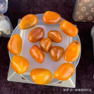 和田玉籽料原石手串,为什么有的几百元有的几十万?