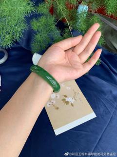 今天来说说和田玉碧玉,碧玉的颜色有哪些?好的碧玉标准是什么?