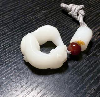 挑选和田玉必看:从颜色到工艺的选购指南