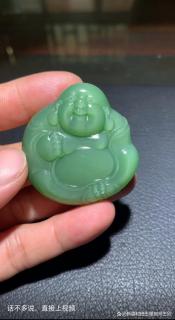 手工雕刻的和田玉碧玉弥勒佛,图片展示手工雕刻的和田玉弥勒佛,毛坯