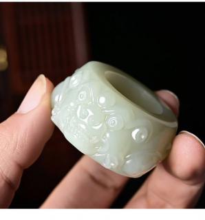 天然和田玉戒指男士大拇指扳指男招财貔貅头指环玉石文玩防古宫廷