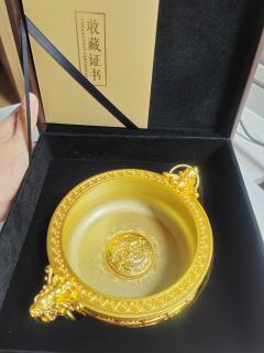 一座 紫禁财宝聚宝盆(材质含:10mg足金999,和田玉白玉)